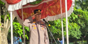Kasat Binmas Polres Wajo Tekankan Pentingnya Ilmu, Akhlak dan Adab Saat Jadi Pembina Upacara di SMAN 3 Wajo