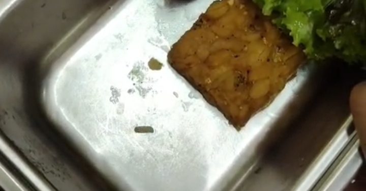 Sajian MBG di salah satu sekolah di Purwokerto ada belatungnya