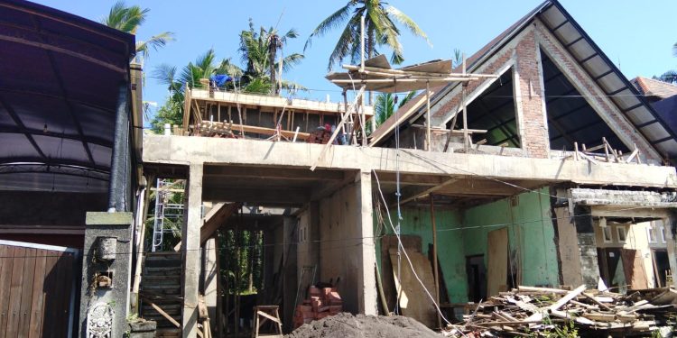 Suryana, Arsitek yang Sedang Membangun Restoran Korea di Denpasar