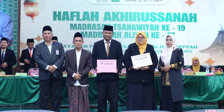 KH. Nuridin Syamsudin Dorong Santri Al Hasaniyah Lanjut Kuliah, Siapkan Beasiswa Tahfidz Rp5 Juta