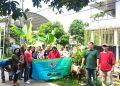 Satu ekor Kambing kurban dipotong di halaman Rumah Ketua IWO I Kota Bekasi Nio Helen dalam perayaan Iduladha 1447 Hijriah,