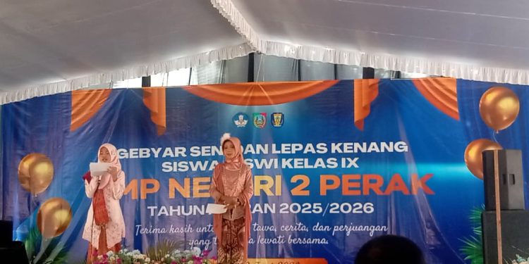 Gebyar Seni dan Lepas Kenang Siswa Kelas IX SMP Negeri 2 Perak Tahun Ajaran 2025/2026 Berlangsung Meriah.