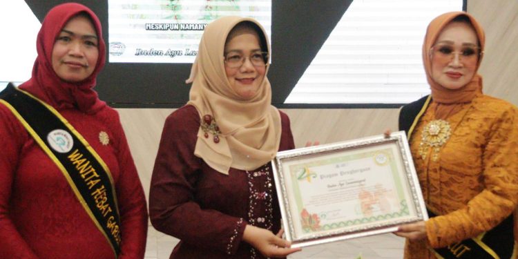Fashion Show Kebaya Jadi Sarana Edukasi Nilai Budaya bagi Perempuan Garut