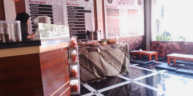 Jumat Berkah di Kedai Pecel Mbok Tiam, Jl. Arkeologi 22 Cilenyi