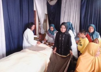 Acara Ngaras dan Siraman di Jl. Panyawungan, Cilenyi, Kab. Bandung