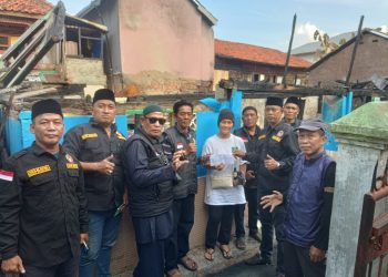 Forum Cakar Sriwijaya Berikan Bantuan kepada Korban Kebakaran di Kelurahan 9 Ilir