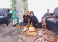 Dari kesenian terjun ke jurnalisan.