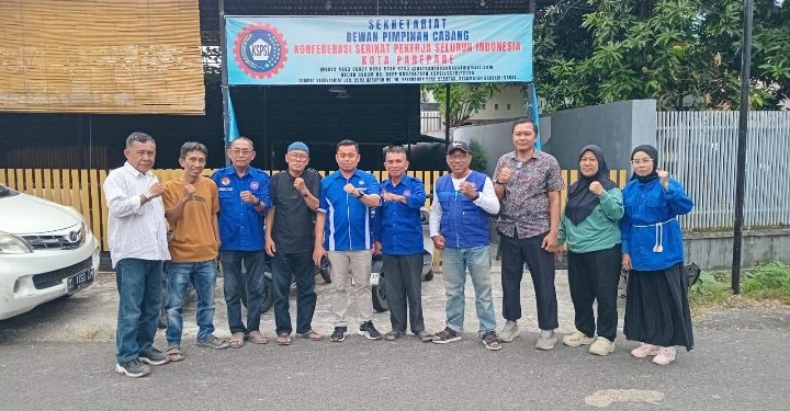 Ketua PD FSP RTMM Sulsel menandatangani SK Kepengurusan FSP RTMM – SPSI Kota Parepare