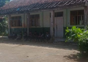 Diduga SMP. 3 naringgul. dana BOS sebesar 297 juta tidak direalisasikan perlunya turun tangan BPK dan kejari