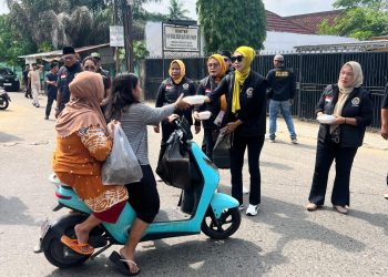 Forum Cakar Sriwijaya Kembali Gelar Kegiatan Sosial Berbagi Berkah di Jalan KH Azhari 3/4 Ulu Palembang