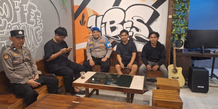 Sisir Permukiman hingga Objek Vital, Patroli Blue Light Polsek Maniangpajo Berjalan Lancar