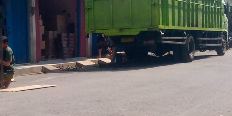 Dugaan Pelanggaran Ketenagakerjaan, Eks Karyawan Desak Disnaker Sidak Distributor Permen di Cikampek