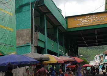 Pelayanan Adminduk Desa Dampit Dikeluhkan Warga, Janji Manis Perangkat Desa Berujung Bungkam.