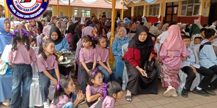 SUASANA HARU DAN BAHAGIA! Perpisahan & Kenaikan Kelas SDN Cisomang Barat Usung Tema “Langkah Kecil Menuju Mimpi