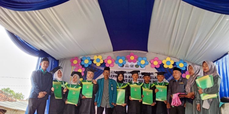 SUASANA HARU DAN BAHAGIA! Haflah Akhirussanah & Wisuda PAUDQU-MDTA Riyadul Muhtadiin Berlangsung Meriah