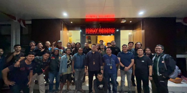 Hari ini Polda Jawa Barat menggelar konferensi pers terkait.ketangkap nya Taupik Hidayat.