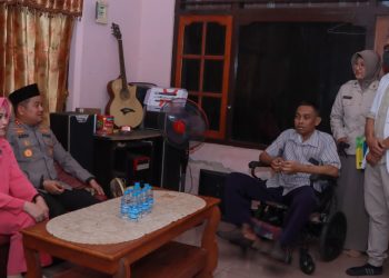 Jelang HUT Bhayangkara ke 80, Polres Jombang Gelar Anjangsana ke Anggota Yang Sakit Hingga Purnawirawan Polri
