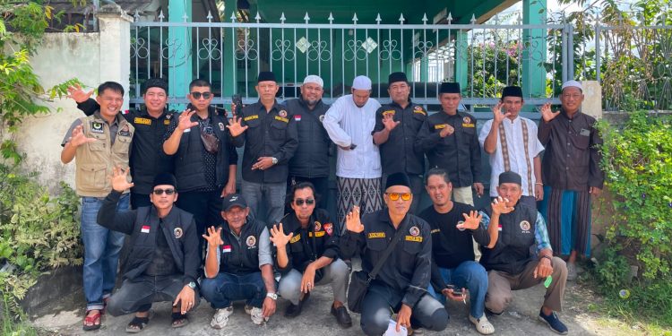 Tebar Kepedulian, Forum Cakar Sriwijaya Kembali Berbagi Berkah di Kawasan Musi 4 Palembang