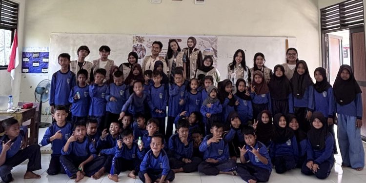 Kelompok PBL 21 FKM UNSRI Dorong Peningkatan Kesehatan Masyarakat melalui Program Edukasi Interaktif di Desa Pulau Muning