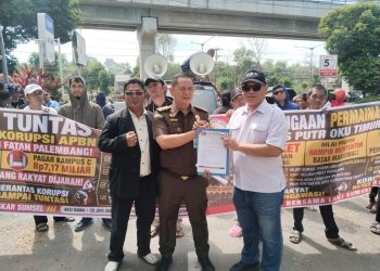 Gedor Kejati Sumsel, Ratusan Massa Forum LAKI dan LASKAR Desak Pengusutan 3 Proyek Diduga Bermasalah