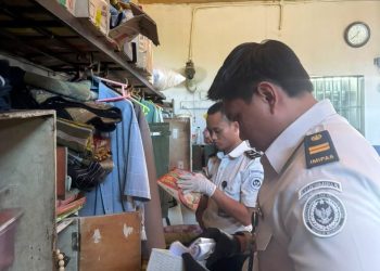 Perkuat Keamanan, Lapas Sidoarjo Gelar Razia Rutin Blok Hunian, Sita Berbagai Barang Terlarang