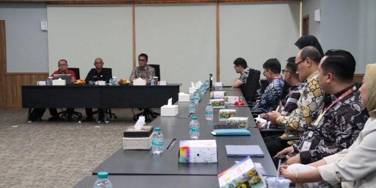 Optimalkan Pendapatan Daerah, Pemkab Garut Sinergikan Sektor Perbankan dan Usaha Gadai Bersama OJK