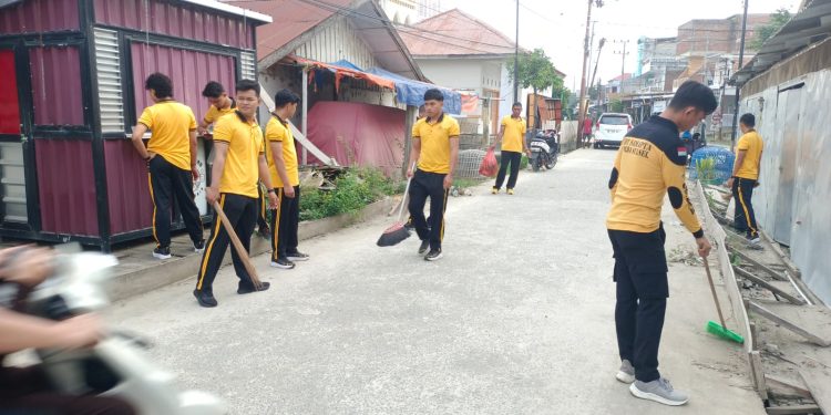 Perkuat Semangat Gotong Royong, Polsek Tempe Bersama Stakeholder Laksanakan Kerja Bakti di Watallipue