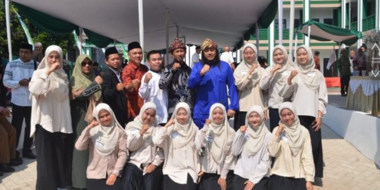 Yusuf Ateh Resmikan Gedung SDIT ‘Ainul Yaqien Jatiasih, Sultan Palembang Darussalam Turut Hadir