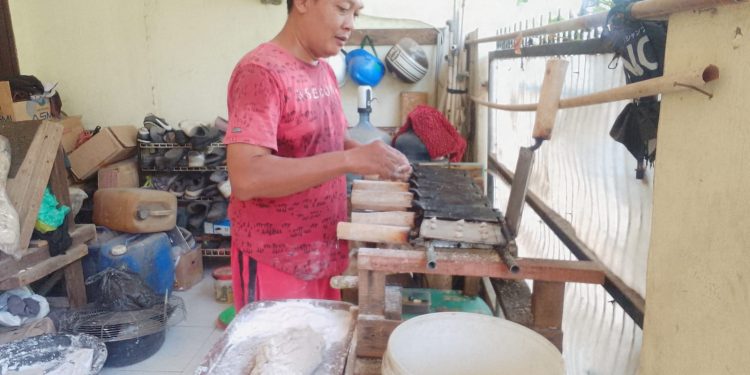 UMKM Simping Aci Kencur “Pak Ahmad Lokasi: Halim Villa Indah Pesona, Cikampek Barat, Karawang