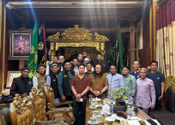 Peduli Kepada Sesama, Forum Cakar Sriwijaya Gelar Aksi Jum’at Berkah di Sekip Ujung Palembang