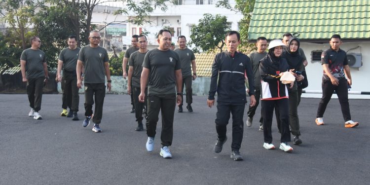 Danrem 044/Gapo Ikuti Olahraga bersama Pangdam II/Swj, perkuat soliditas jajaran