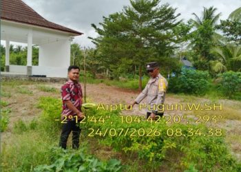 Bhabinkamtibmas Polsek Banyuasin II Ajak Warga Desa Jati Sari Dukung Program Pekarangan Pangan Bergizi