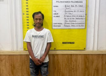 Buang Barang Bukti ke Selokan, Pengedar Narkoba di Palembang Tak Berkutik Saat Ditangkap Polisi