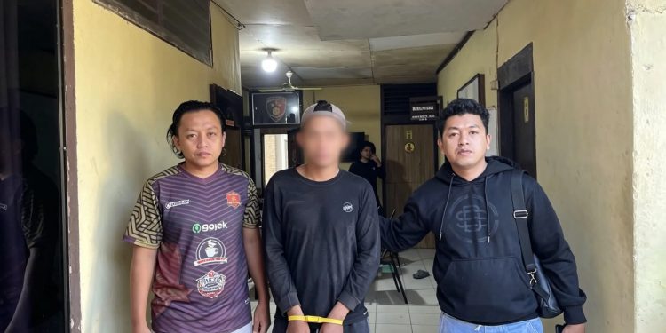 Kapolsek Belawa Bersama Personel Gelar Patroli Biru, Perkuat Harkamtibmas dan Ajak Warga Jaga Keamanan