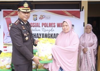 Polres Wajo Tebar Kepedulian, Ratusan Warga Terima Bantuan Sembako Hari Bhayangkara ke-80
