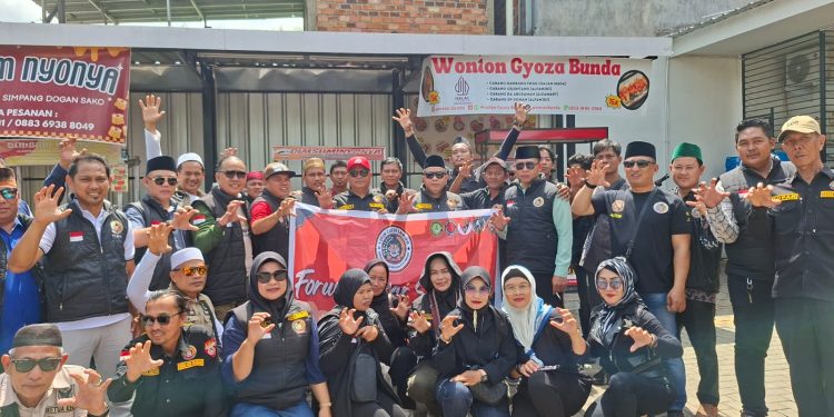 Perkuat Jiwa Sosial, Ketua DPC Forum Cakar Sriwijaya Kota Palembang Edy Medan Hadiri Bakti Sosial PAC Sako