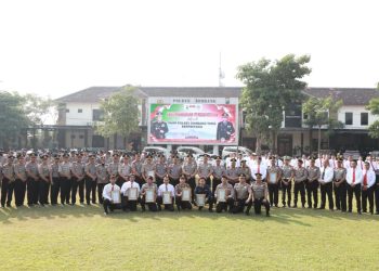 Kapolres Jombang Berikan Penghargaan kepada Personel Berprestasi, Tegaskan Komitmen Zero Miras dan Kesiapan Pengamanan Muktamar NU ke-35