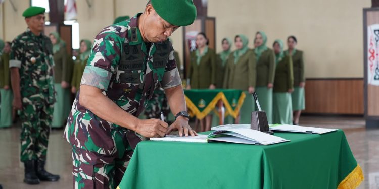 Sertijab dan Tradisi Satuan, Kodam XVIII/Kasuari Perkuat Kepemimpinan dan Soliditas Keluarga Besar TNI AD