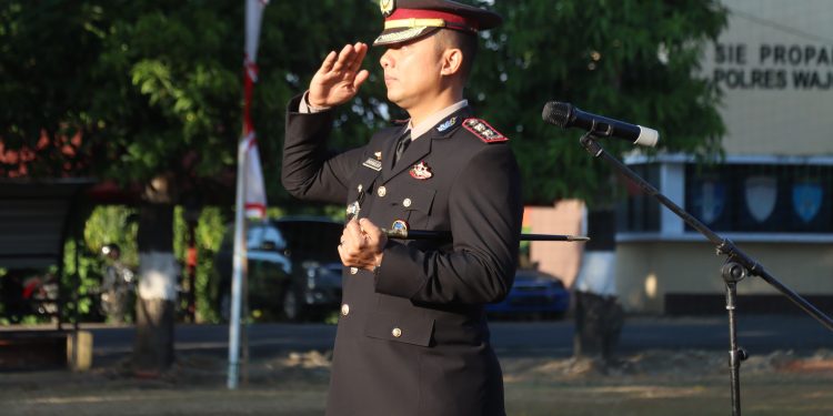 Merah Putih Berkibar di Mapolres Wajo, Kapolres Ajak Personel Maknai Kemerdekaan dengan Pengabdian