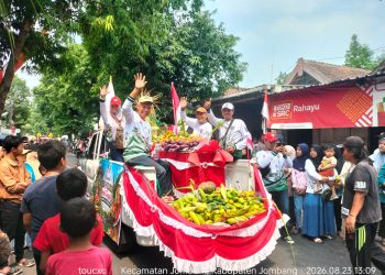 Semarak Pawai Budaya Desa Pulolor, 65 RT Tampilkan Kreativitas dan Kekompakan Warga