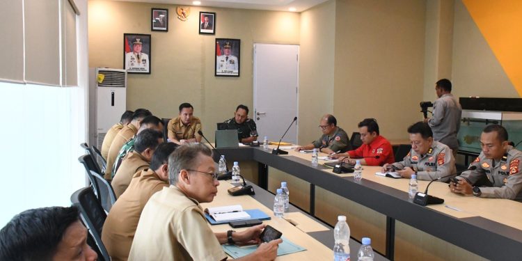Danrem 044/Gapo Hadiri Rapat di BPBD, Perkuat Sinergi Penanganan Karhutla