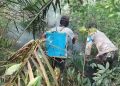 Polsek Air Kumbang Bersama MPA Padamkan Hotspot di Desa Rimba Jaya