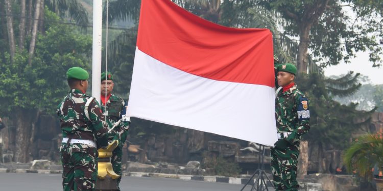 Disiplin dan Loyalitas Jadi Kunci, Kasrem 044/Gapo Pimpin Upacara Bulanan