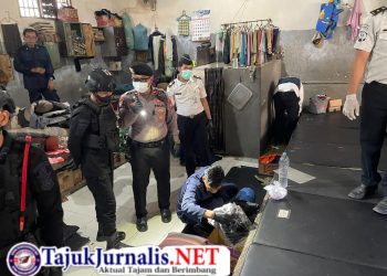 Lapas Sidoarjo Gelar Penggeledahan Gabungan dan Tes Urine, 60 Warga Binaan Dinyatakan Negatif Gandeng TNI, Polri, BNNK, Brimob Batalyon A Kompi 4, dan Lapas Sidoarjo Perkuat Sinergi Wujudkan Lapas Aman dan Bersih dari Barang Terlarang