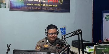 Gencarkan Sosialisasi SMA Kemala Taruna Bhayangkara, Bag SDM Polres Wajo Sapa Masyarakat Lewat Radio