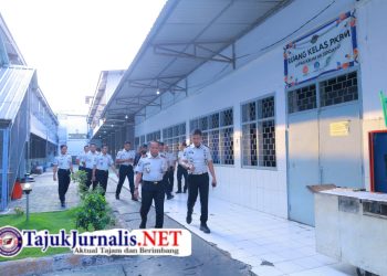 Kakanwil Ditjenpas Jatim Laksanakan Bintorwasdal di Lapas Sidoarjo Pengawasan berkelanjutan dilakukan melalui peninjauan langsung blok hunian, fasilitas, layanan, pemenuhan hak warga binaan, hingga pelaksanaan tugas jajaran