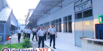 Kakanwil Ditjenpas Jatim Laksanakan Bintorwasdal di Lapas Sidoarjo Pengawasan berkelanjutan dilakukan melalui peninjauan langsung blok hunian, fasilitas, layanan, pemenuhan hak warga binaan, hingga pelaksanaan tugas jajaran